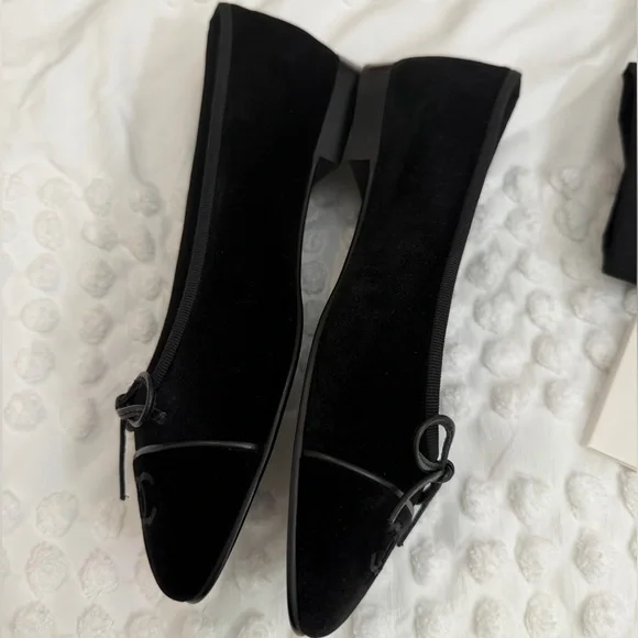 CHANEL HOLIDAY VELVET BALLET FLATS BLACK 38 BNIB - Picture 5 of 10